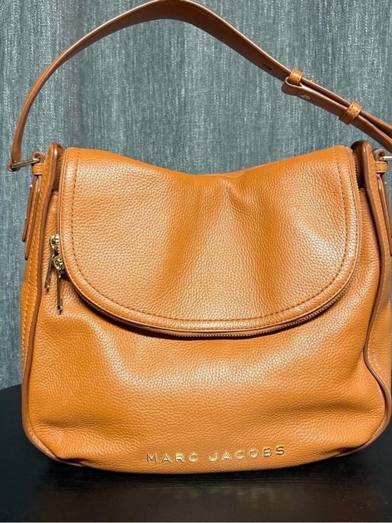 Marc Jacobs Handbags - Marc Jacobs Pebbled Leather Shoulder Bag - Tan Brown